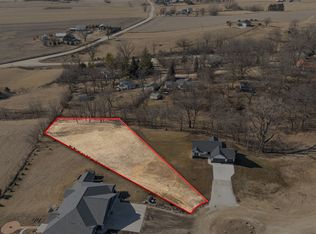 374 Arrowhead Ln, Lisbon, IA 52253