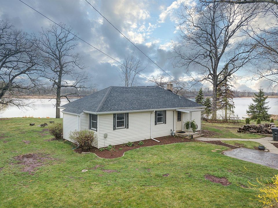 1st image of 7946 E Long Lake Dr