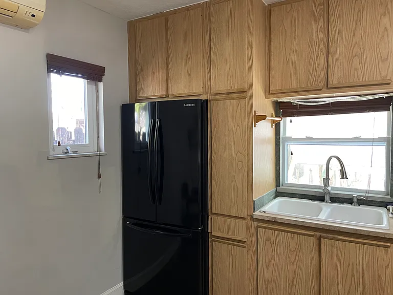 1246 16th Ave N #1 — Photo 3