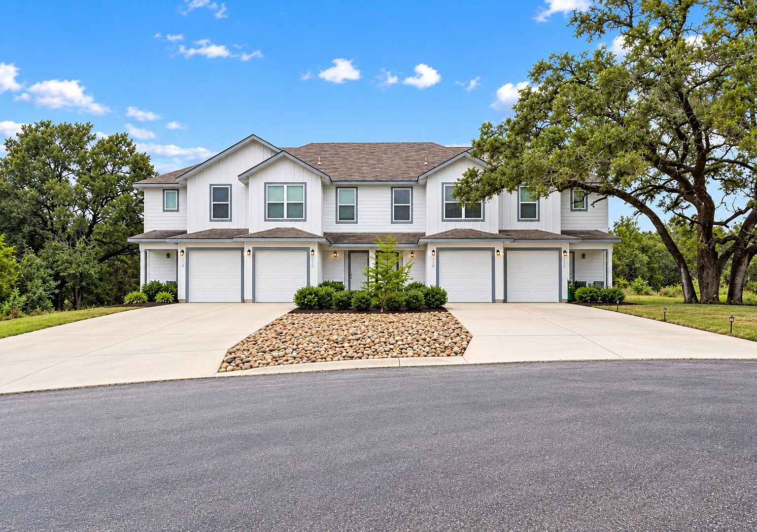 One Month Free Rent With An 18-Month Lease! Modern 3-Bedroom Quadplex In Hunters Ranch | Open-Con... — Photo 1