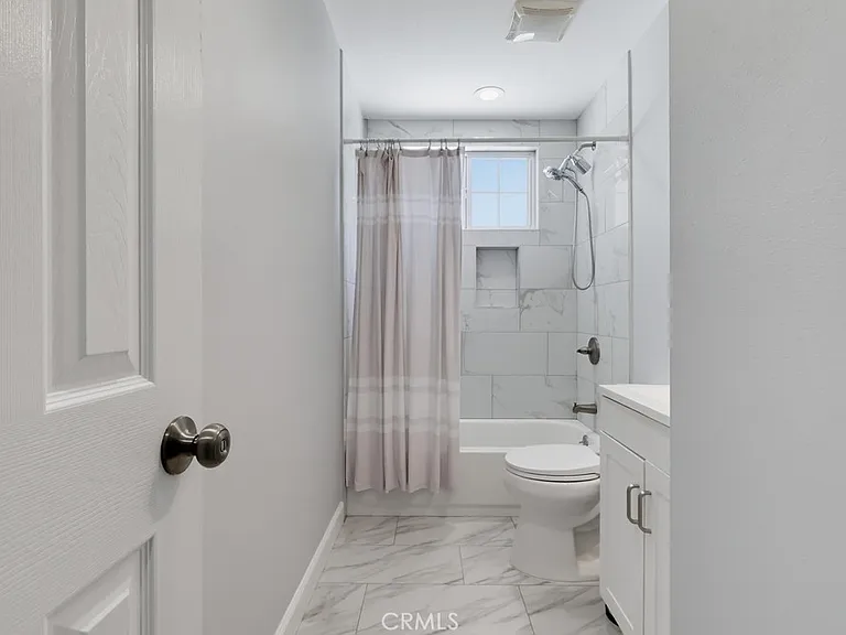 15811 Rosalita Dr — Photo 17