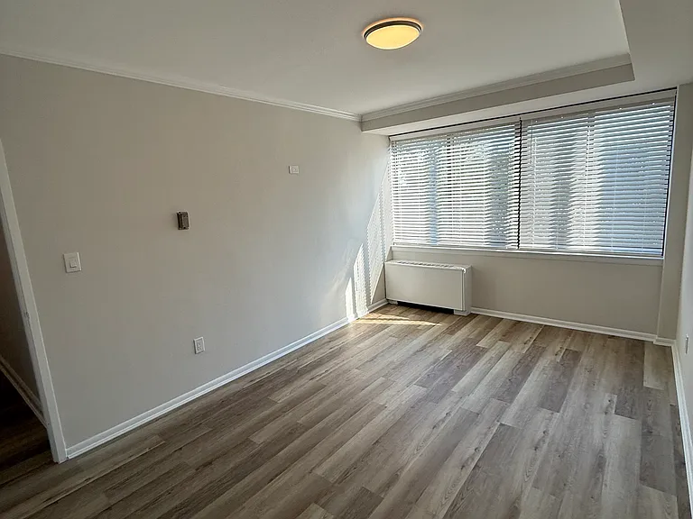 4390 Lorcom Ln #810 — Photo 14