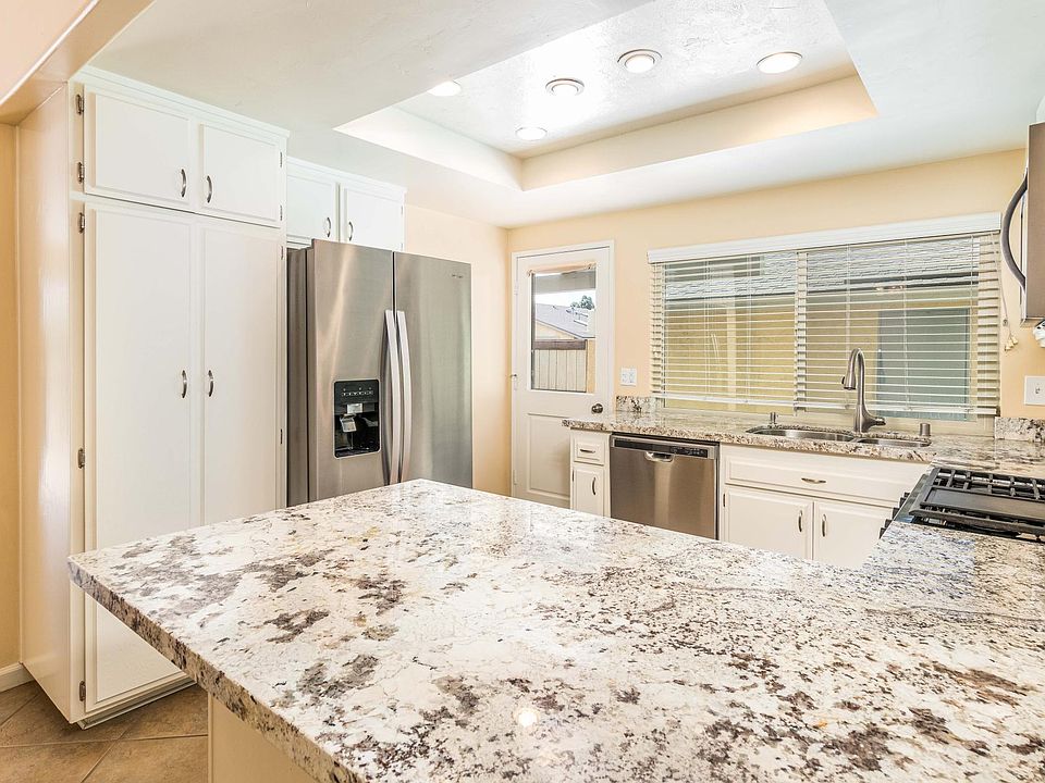 1st image of 648 Kumquat Way