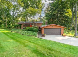 29590 Highmeadow Rd, Farmington Hills, MI 48334