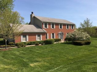 18 John Dr, Hawthorn Woods, IL 60047