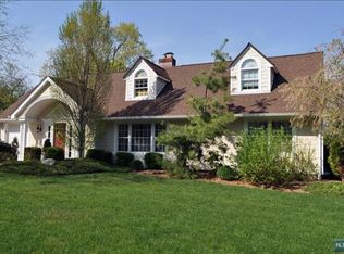 143 Brookfield Ave, Paramus, NJ 07652