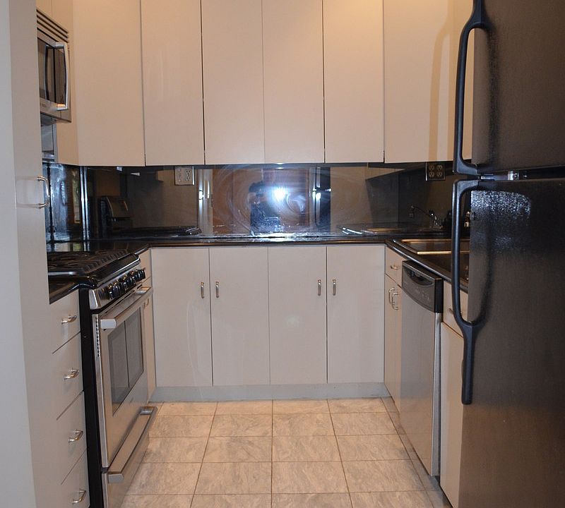 2nd image of 248 Union St APT 3