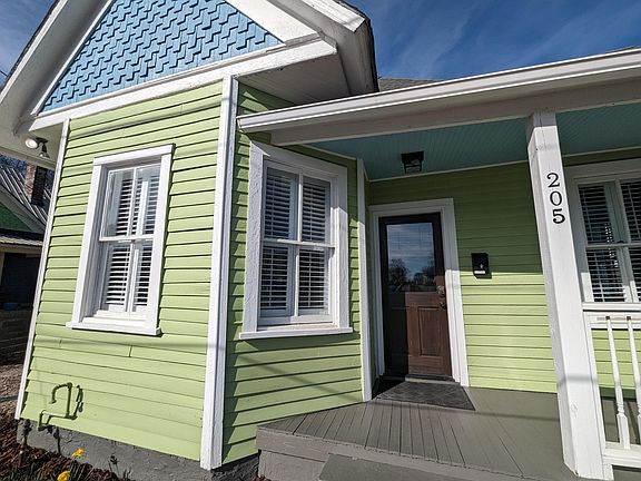 3rd image of 205 Kern Pl