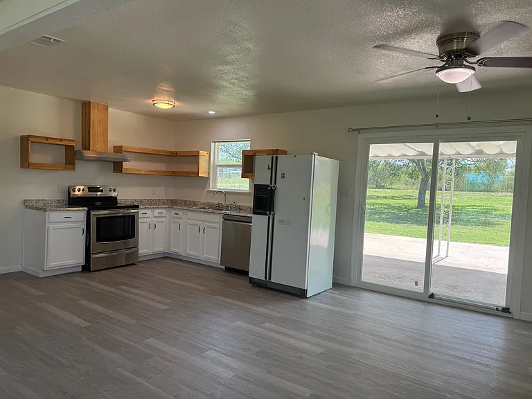 74 McCoy Ln — Photo 5