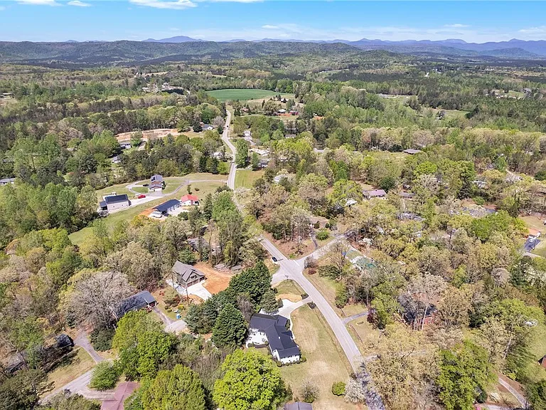 405 Playground Rd — Photo 33