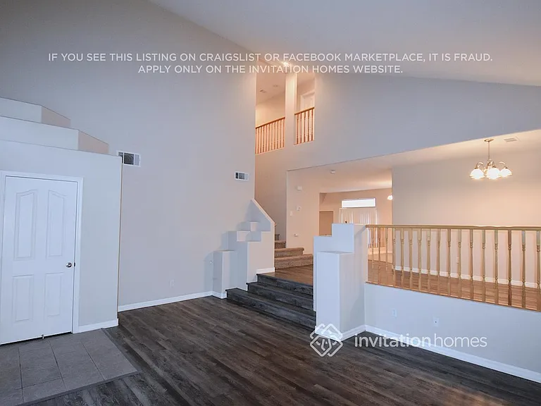 7805 Robinglen Ave — Photo 3