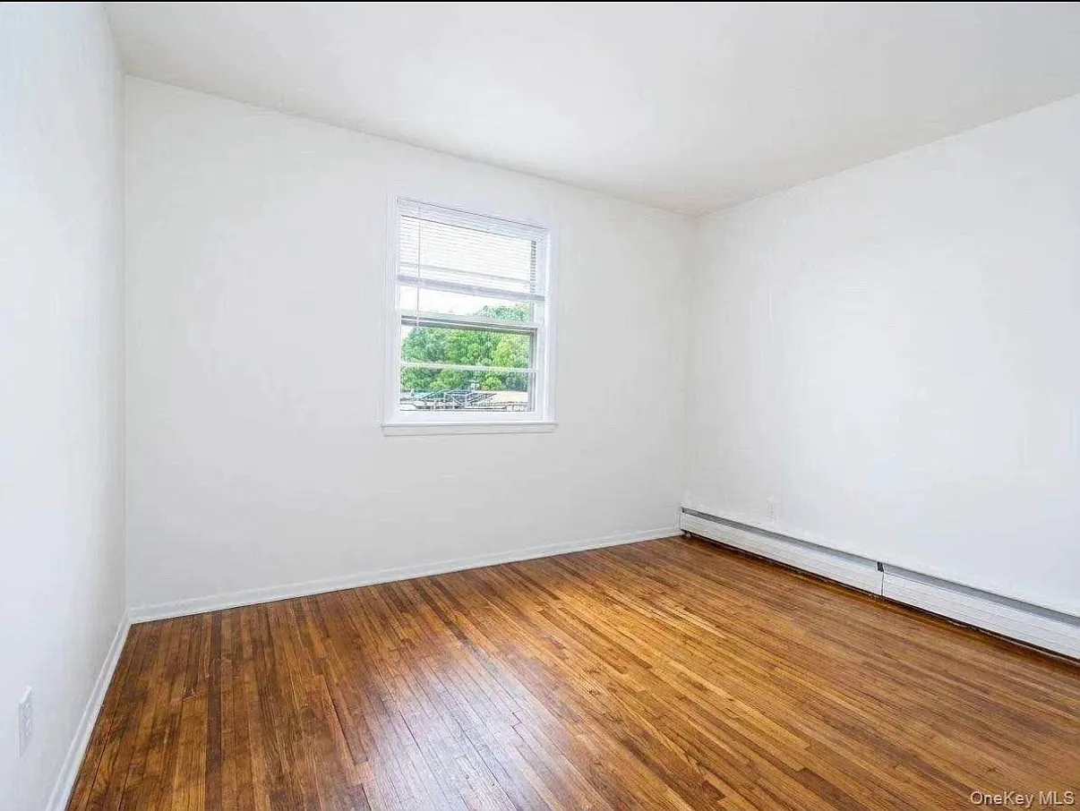 3 bed, 1.5 bath, $3,600 — Photo 2