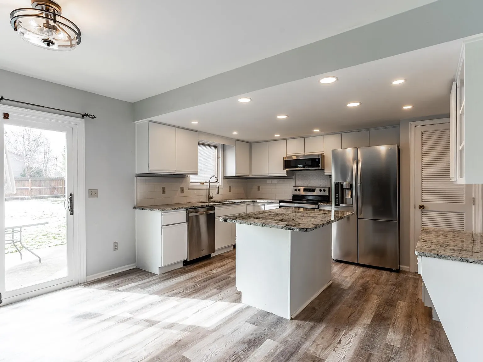 9303 La Bell Pl — Photo 4