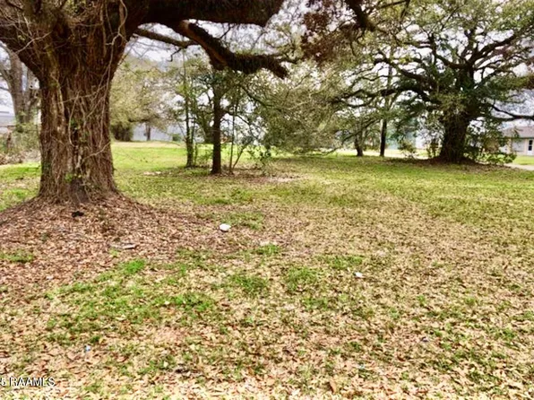 41 Durand Elmore St, Saint Martinville, LA 70582