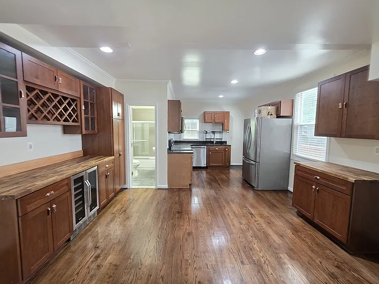 7516 Main St — Photo 11