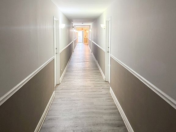 5th image of 670 Marilyn Ave APT 203