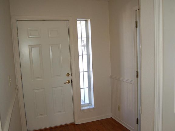 3rd image of 1628 The Oaks St