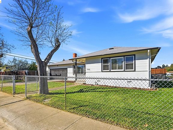 2nd image of 795 Rosewood Ave