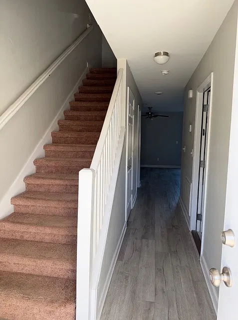 3 bed, 1200 sqft, $1,700 — Photo 2