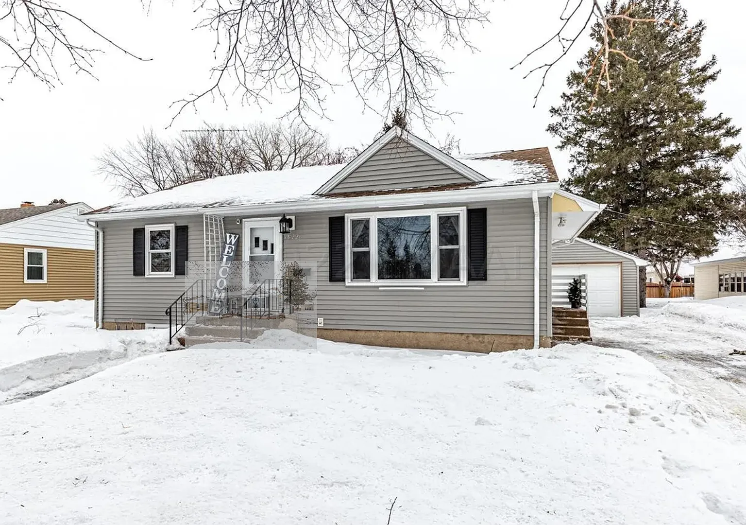 Super Cute 3 bed 2 bath house in South Moorhead — Photo 1