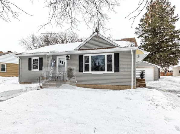 1622 3rd St S, Moorhead, MN 56560