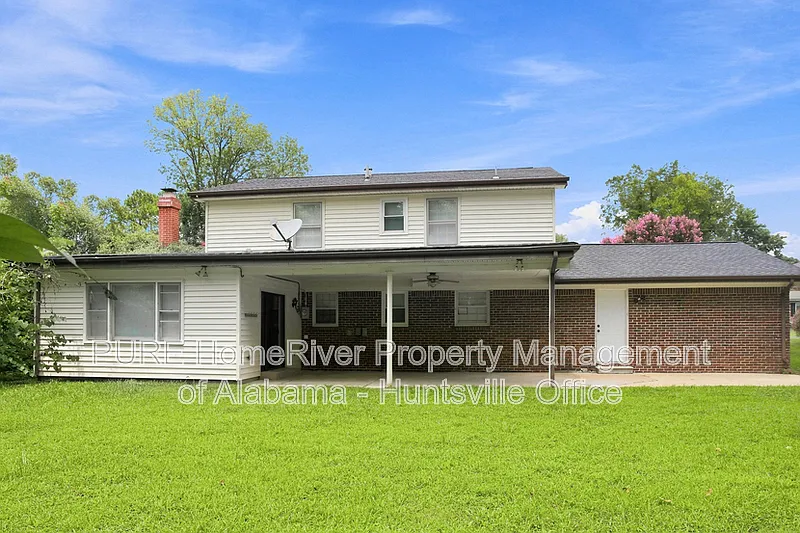 4 bed, 3.0 bath, 2272 sqft, $1,995 — Photo 3