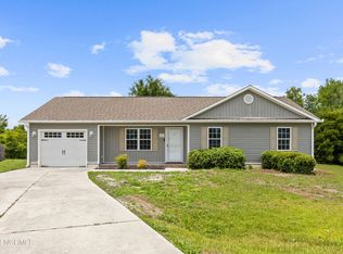 201 Michel Ct, Hubert, NC 28539