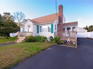 13 Simmons St, Johnston, RI 02919