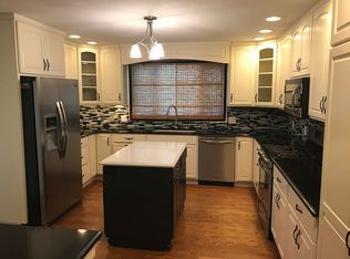 1960 W Timber Ridge Dr, Sedalia, MO 65301