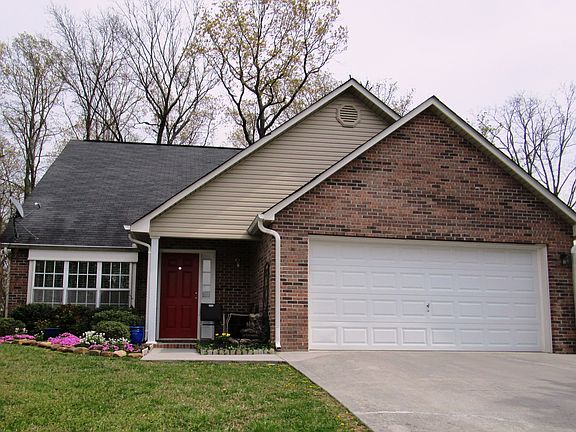2nd image of 252 Dogwood Glen Ln