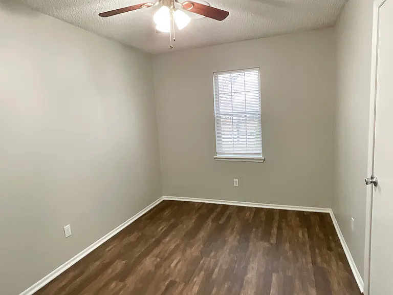 1107 N St — Photo 9