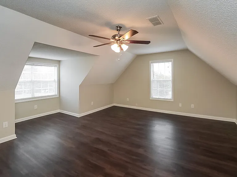 128 Alexander Dr — Photo 11