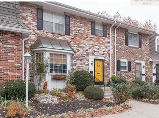 10233 W 96th Pl, Overland Park, KS 66212