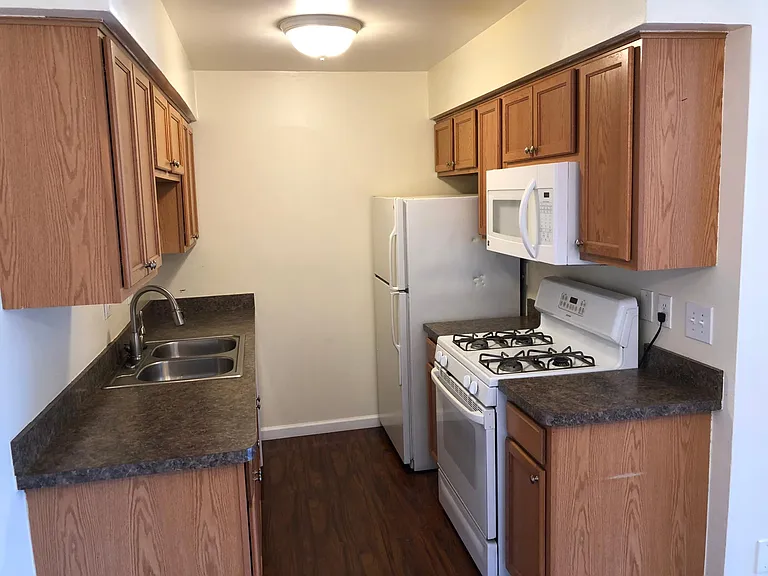 2320 Orchard Crest St — Photo 11