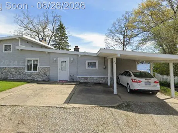91 Crescent Ave, Lake Orion, MI 48362