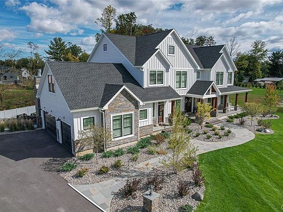 3rd image of 225 Lexi Ln
