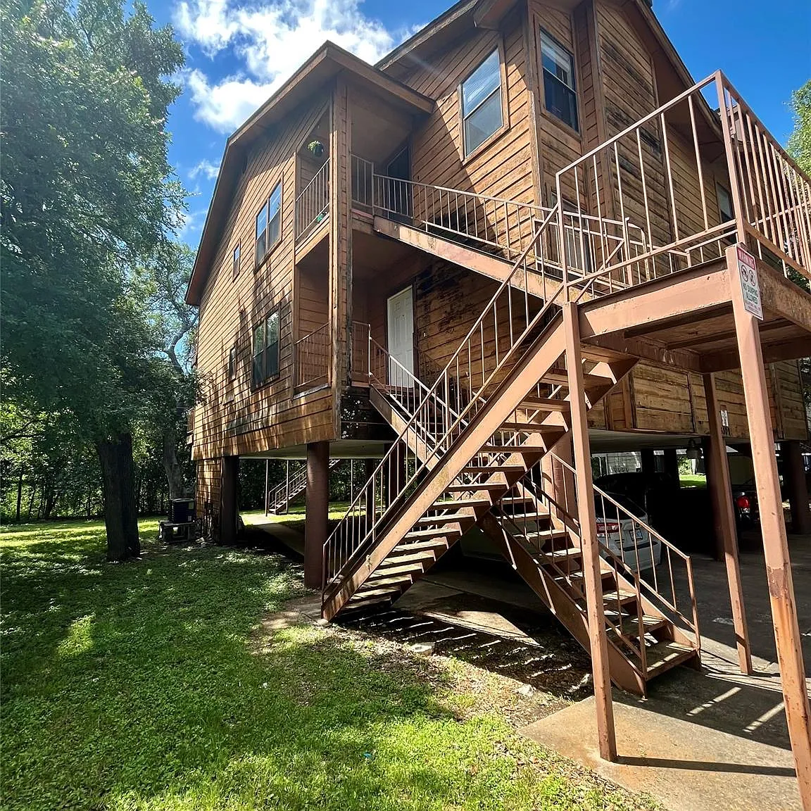 2 bed, 2.0 bath, 1000 sqft, $1,500 — Photo 1