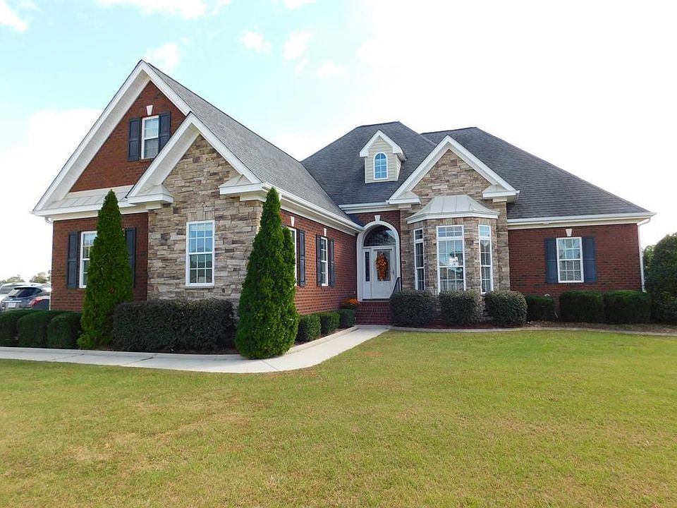 1st image of 302 Eagles Pointe Dr