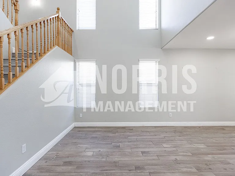 1553 E Alba Dr — Photo 9