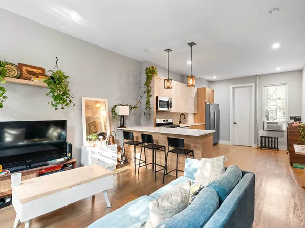 171 8th Street image 3 of 33