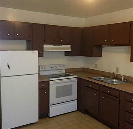 2nd image of 103 Bassett Ave #A