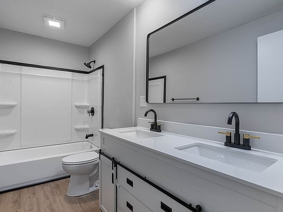 2nd image of 4370 Flowerdale Ave #B