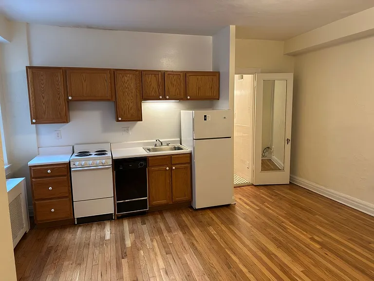 New King Edward Apartments — Photo 12