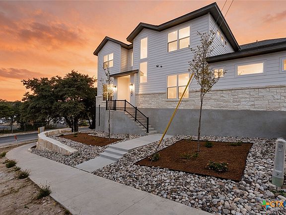 2nd image of 110 Magnolia Cir