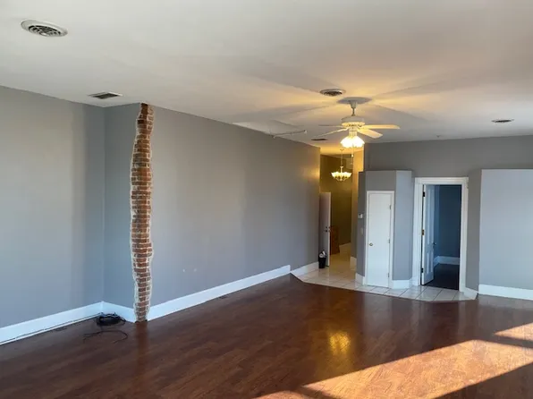 514 E State St #1, Rockford, IL 61104