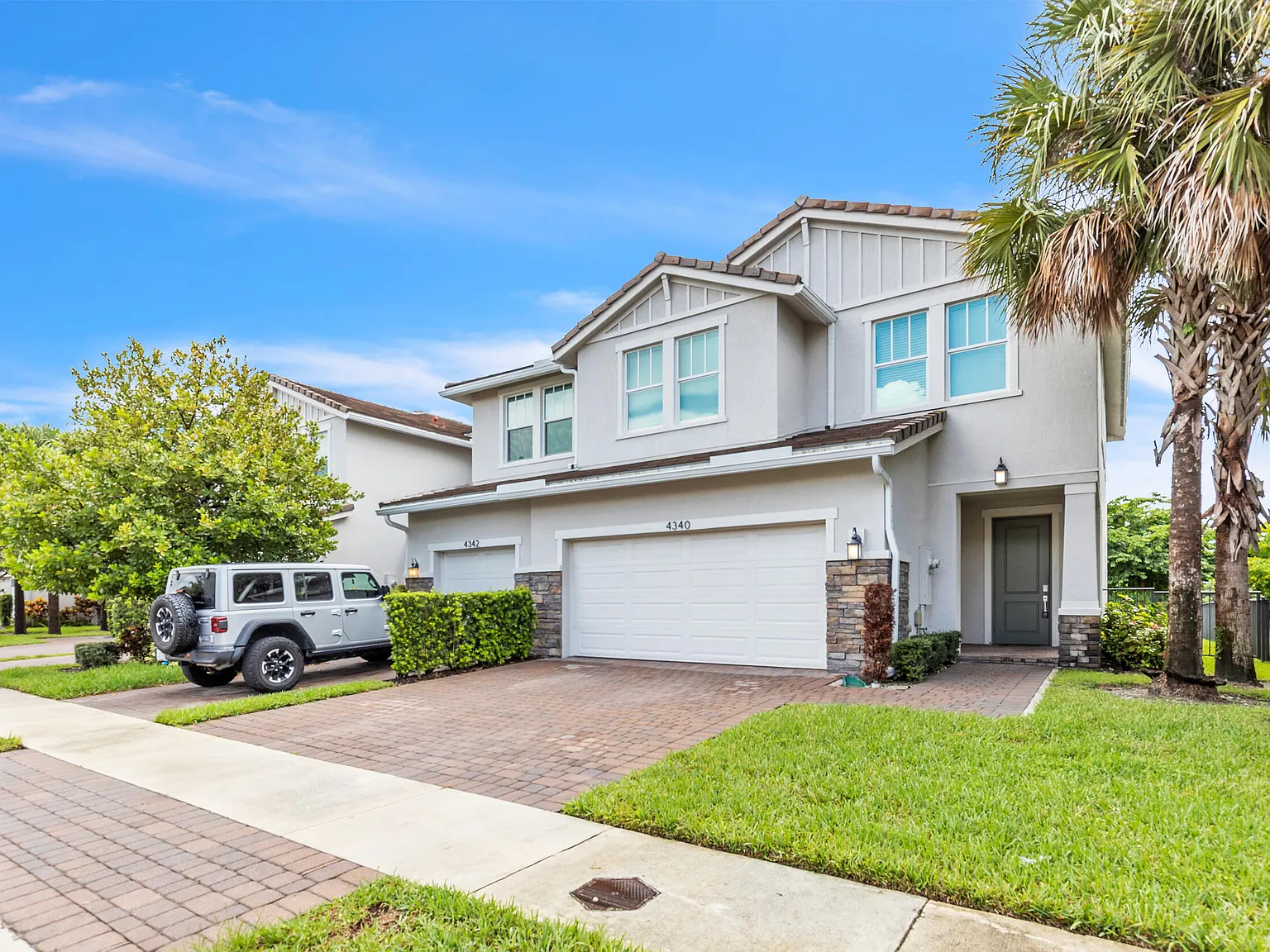 3 bed, 2.5 bath, 1830 sqft, $3,800 — Photo 2