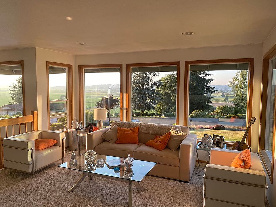 Living room view valley