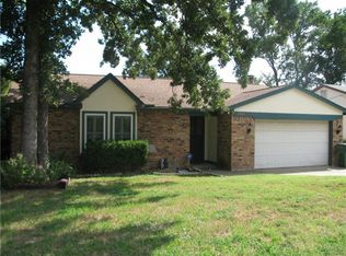4804 French Wood Dr, Arlington, TX 76016