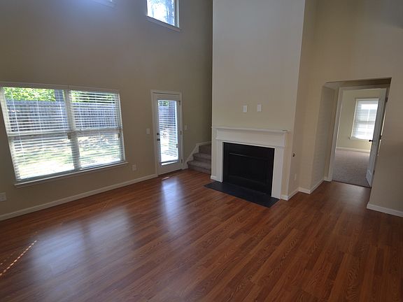 2nd image of 4007 Rosebud Park Dr