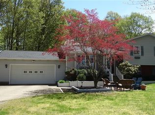 695 Middle Rd, North East, PA 16428